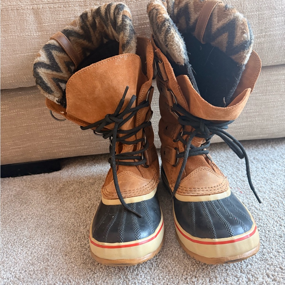 Sorel Joan of Artic Knitt Tan and Black Winter Boots